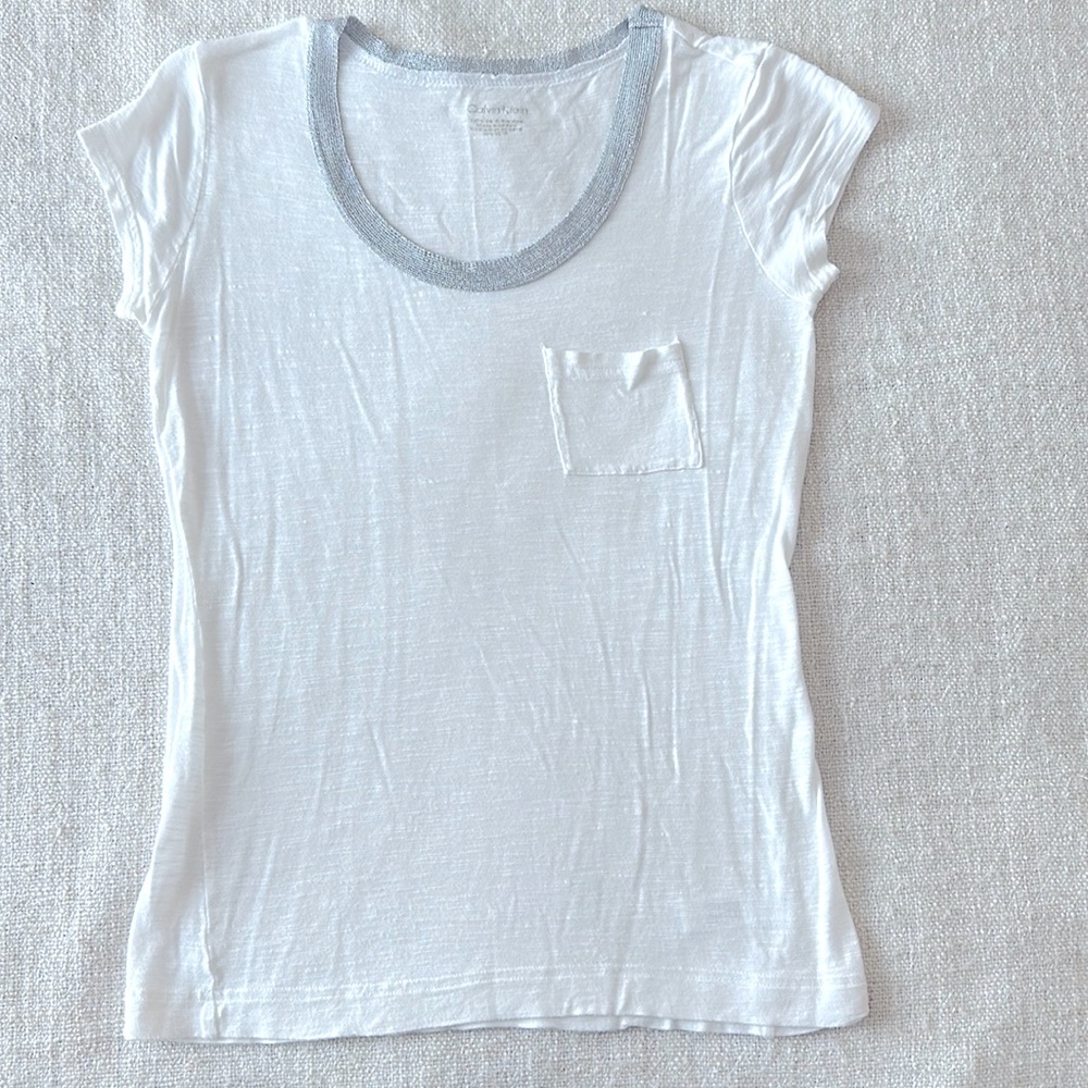 Woman Calvin Klein top